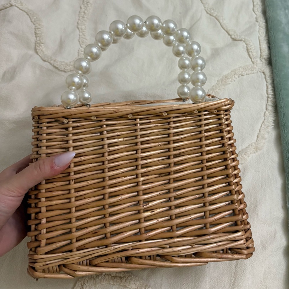 Pearl Handle Wicker Bag